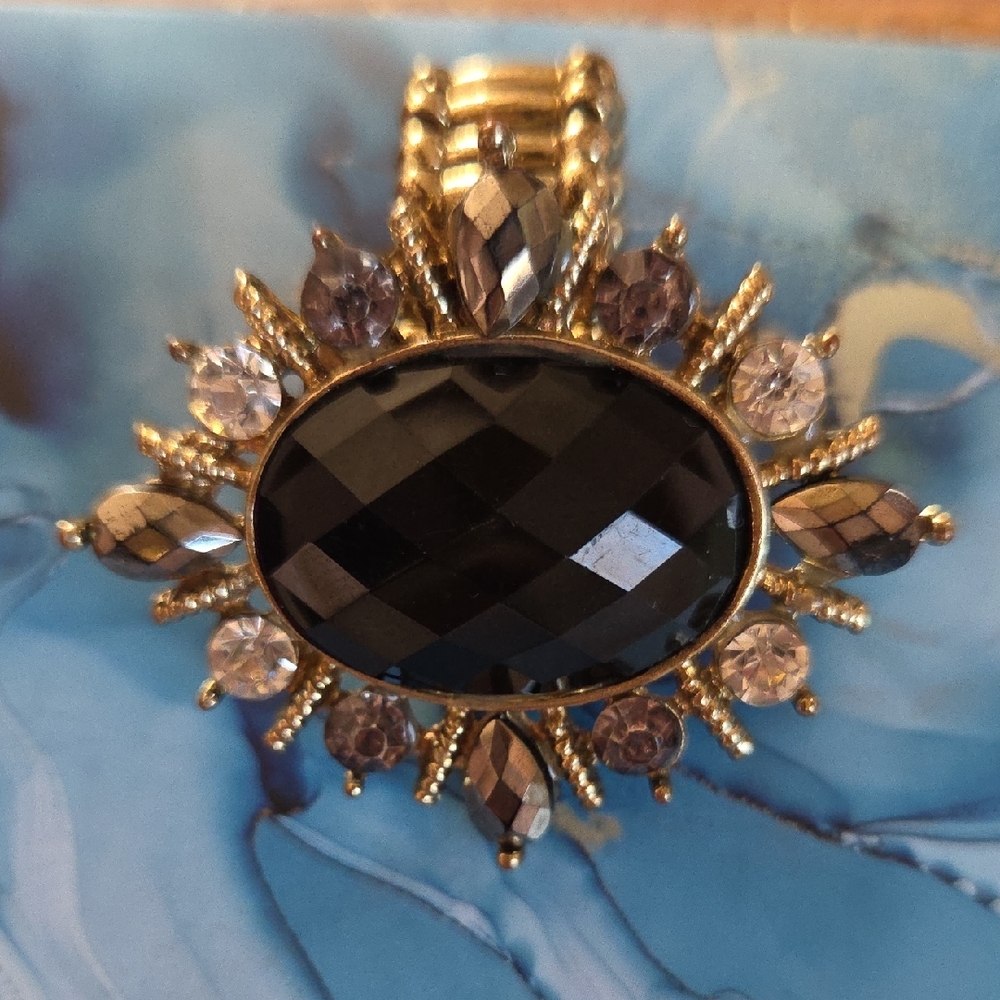 Exquisite Black and Gold Women's Stretch Ring